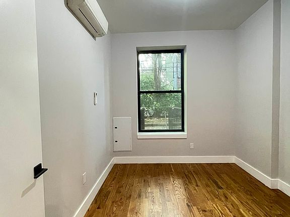 4th image of 325 Putnam Ave #1D