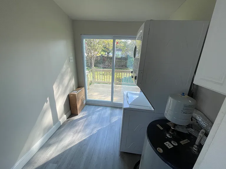 220 Highland Ave SW — Photo 4