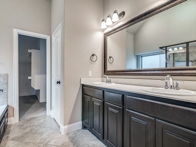 1631 Veneto Dr — Photo 19