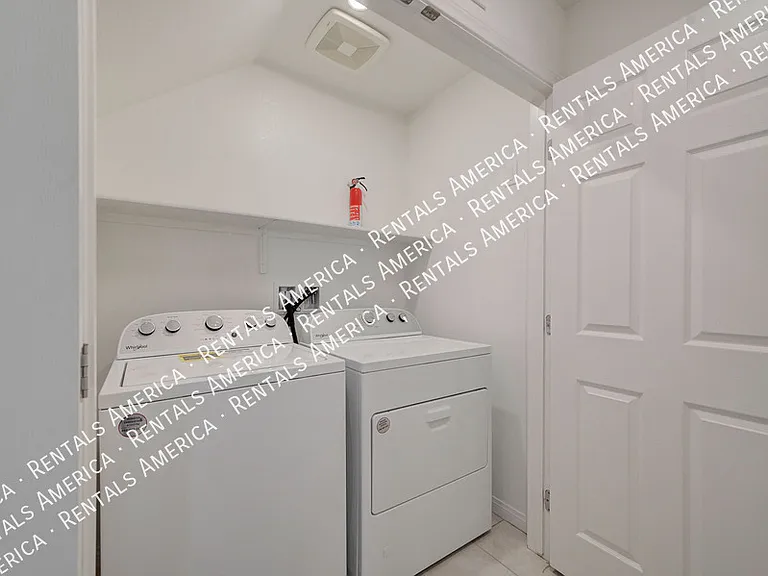 650 Vetiver Ln — Photo 12