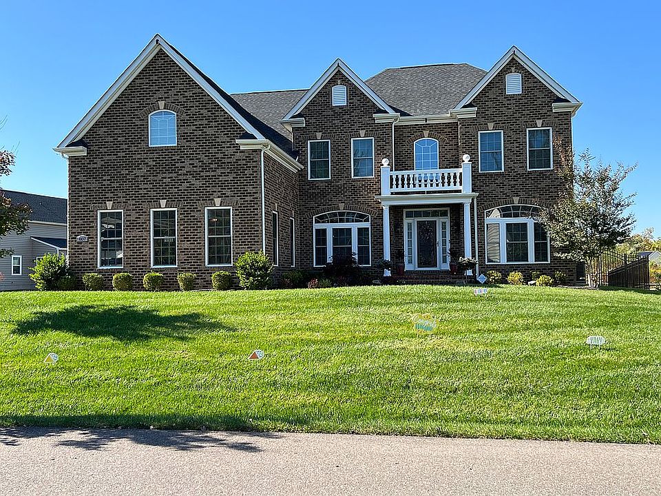 1st image of 807 Sangerville Cir