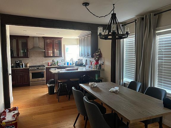 4th image of 290 Stoakes Ave