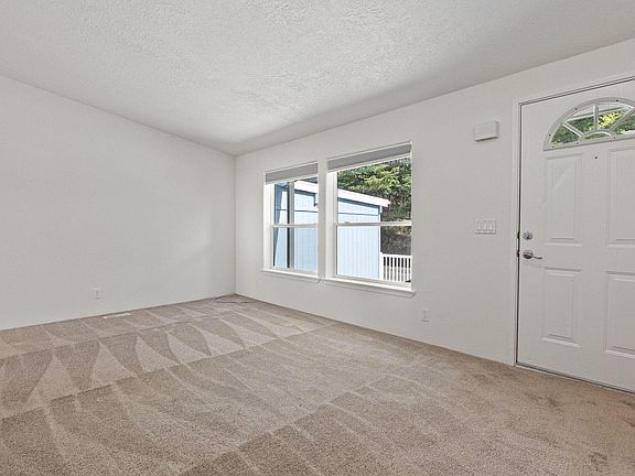 4th image of 98041 Hall Way Rd #41