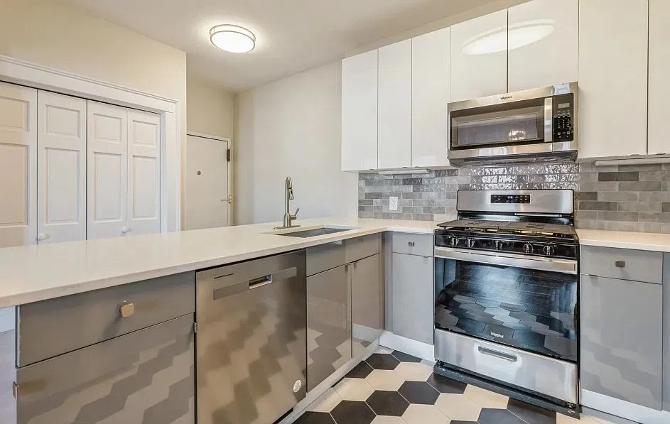1 bed, 1250 sqft, $4,200 — Photo 3