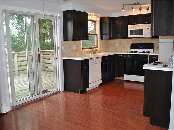 4th image of 97 Dartmouth Dr