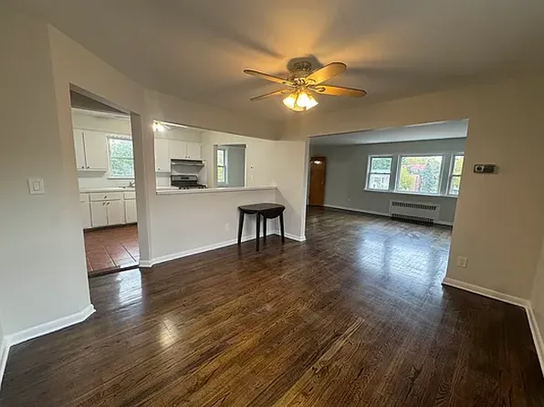 150-47 Grand Central Parkway image 2 of 18