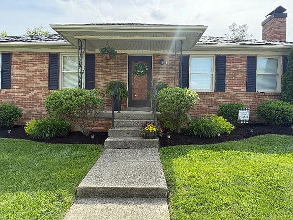 2nd image of 298 Saratoga Cir