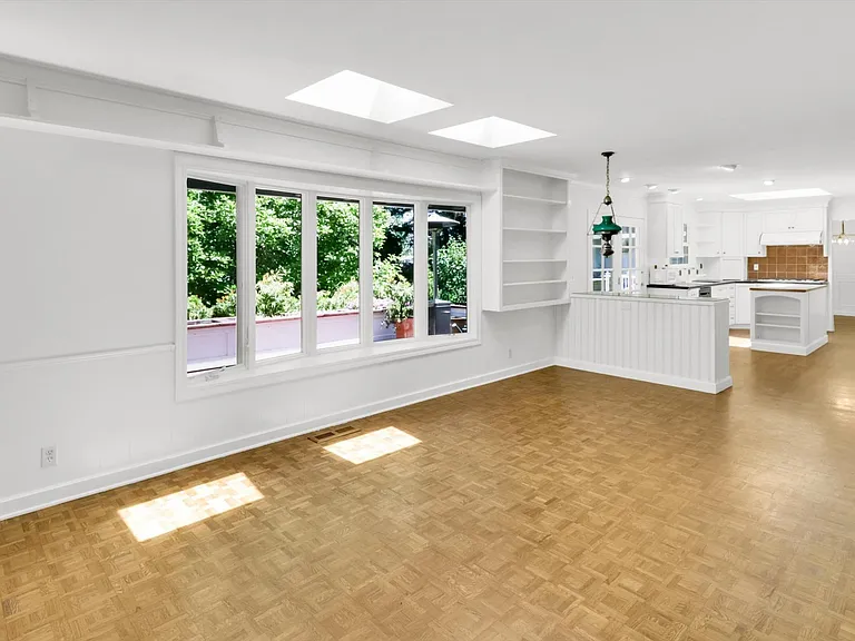 1064 Westridge Ave — Photo 16