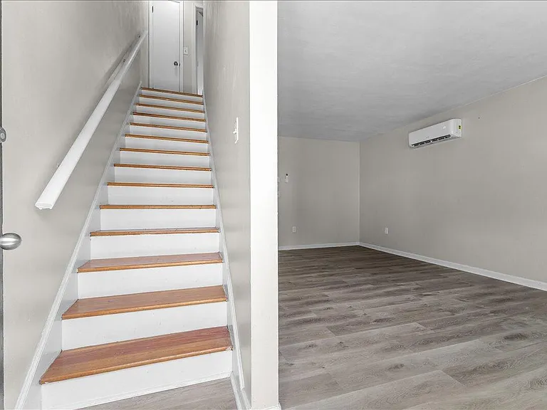 713 Bibb St NE — Photo 6