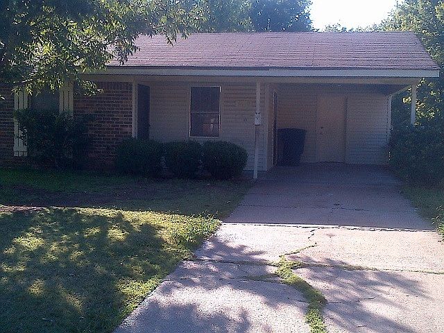 2nd image of 3210 Linda Cir