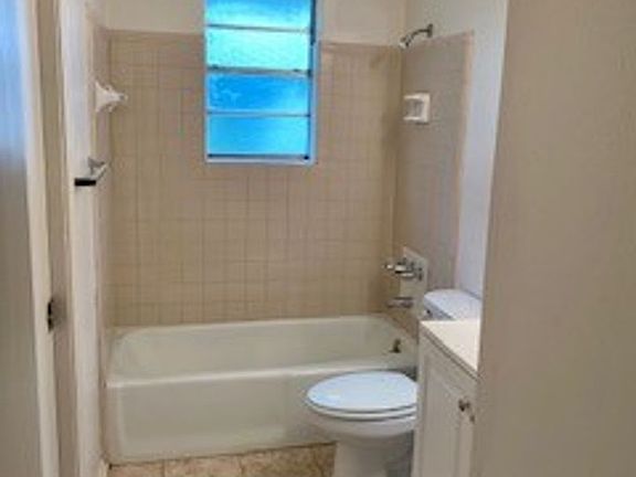 5th image of 3903 Chateau Dr