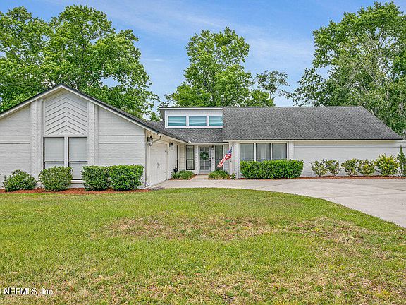 3rd image of 3302 W HIDDEN LAKE Drive