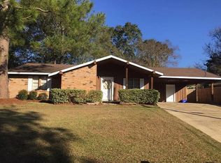 3019 Mesa Dr, Hattiesburg, MS 39402