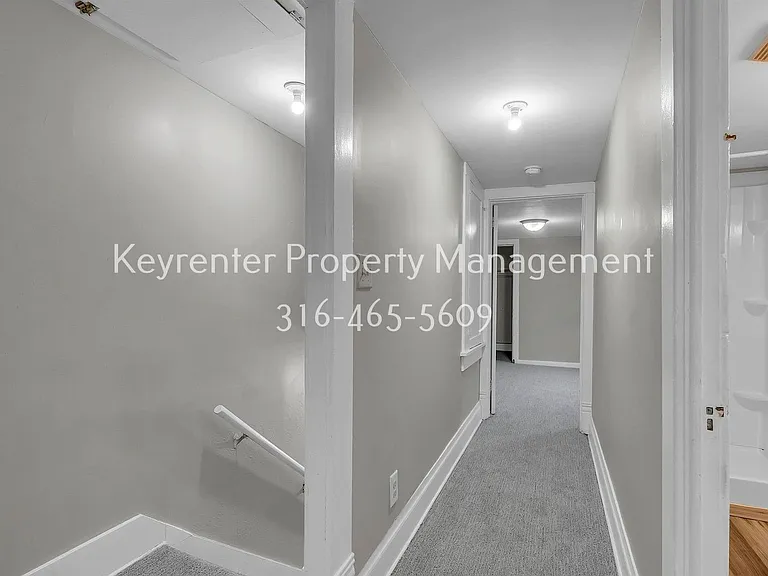 144 S Green St — Photo 13