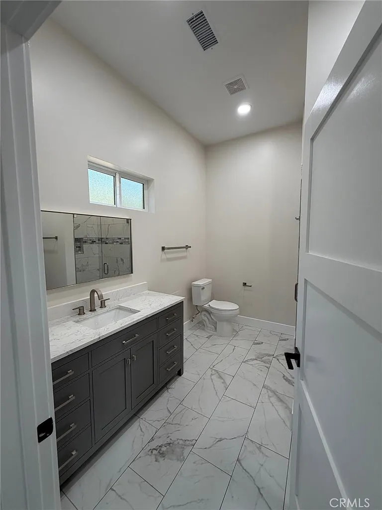 2 bed, 1300 sqft, $3,599 — Photo 2