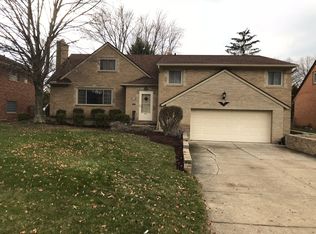 2810 Gibson Dr, Rocky River, OH