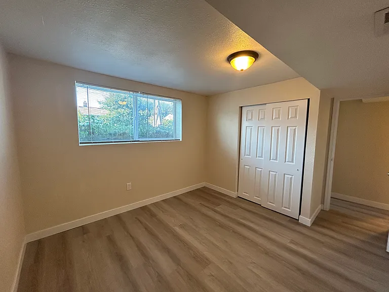 83 E Celeste Dr — Photo 7