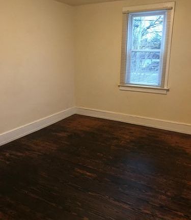 5th image of 1607B Princess Anne St