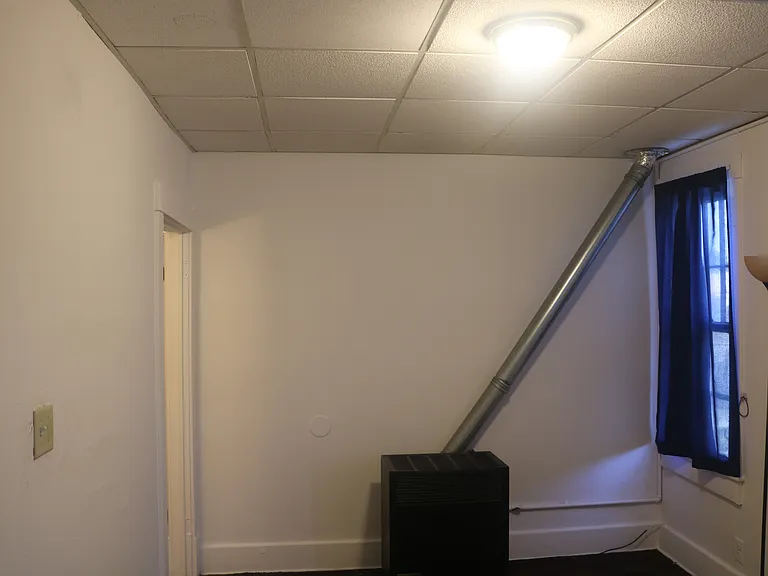 716 E 4th Ave #6 — Photo 3