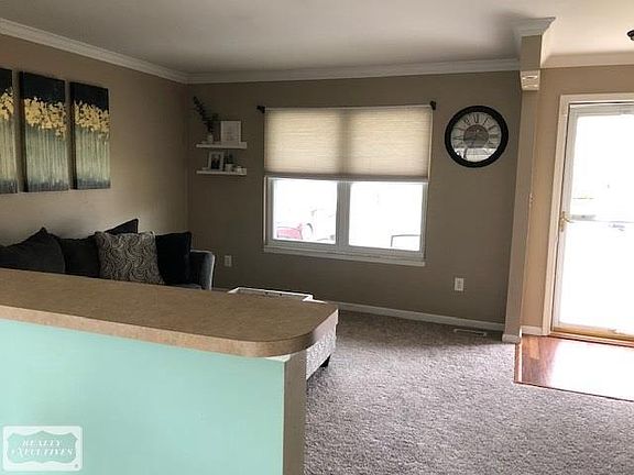 3rd image of 41189 Oak Hill Dr