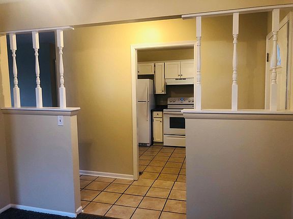 3rd image of 16506 E 35th Ter S