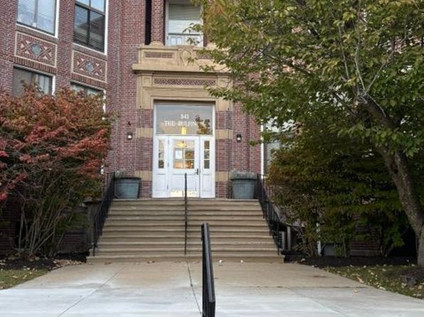 841 Parker St APT 302