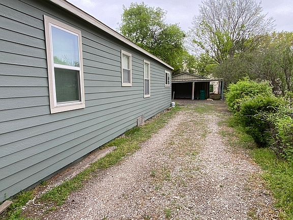 3rd image of 161 Hood Dr