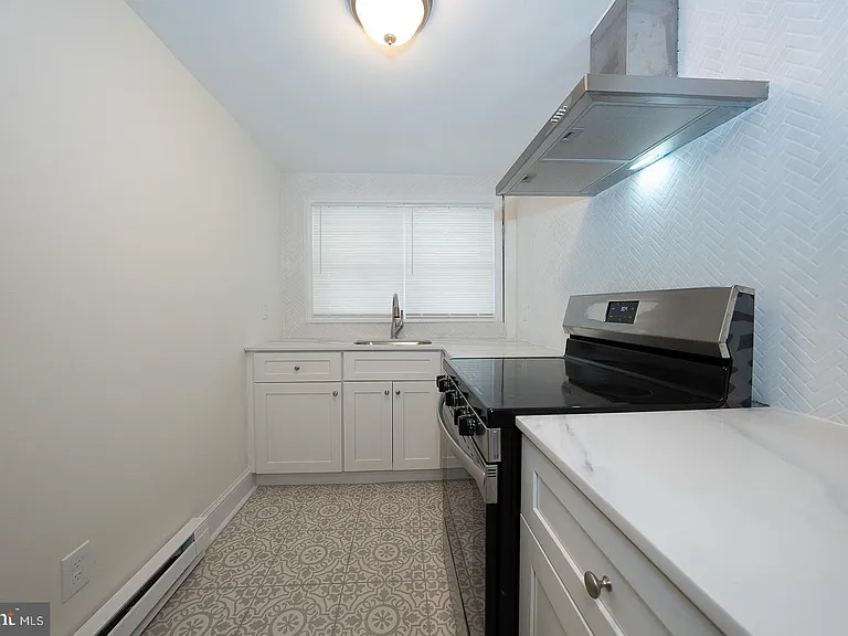 717 Miller St — Photo 44