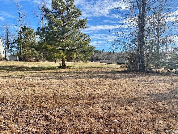 3rd image of 449 Pointe Vista Dr
