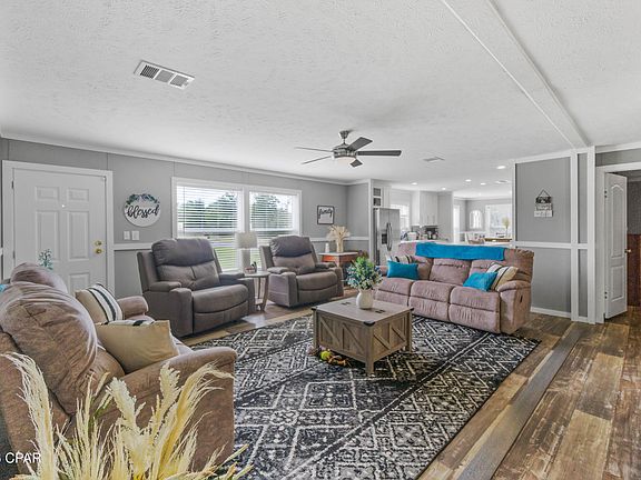 3rd image of 3251 Hill Ln