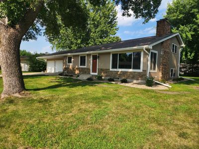 409 S 2nd St, Olivia, MN, 56277