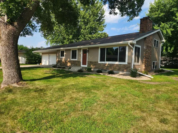 409 S 2nd St, Olivia, MN 56277
