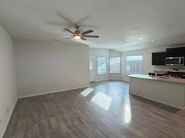 8213 Muddy Creek Dr — Photo 12
