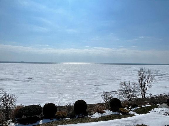 3rd image of 80 New Lakeshore Rd #16