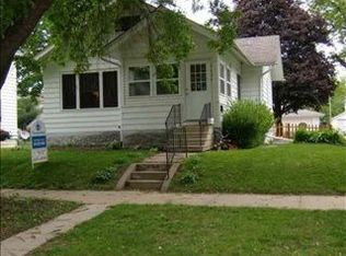 1131 W 8th St, Waterloo, IA 50702