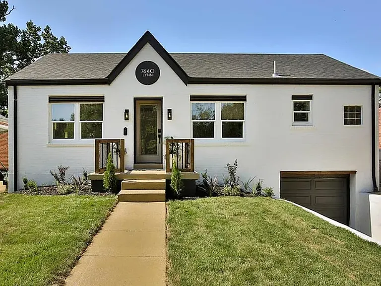 7640 Lynn Ave — Photo 1