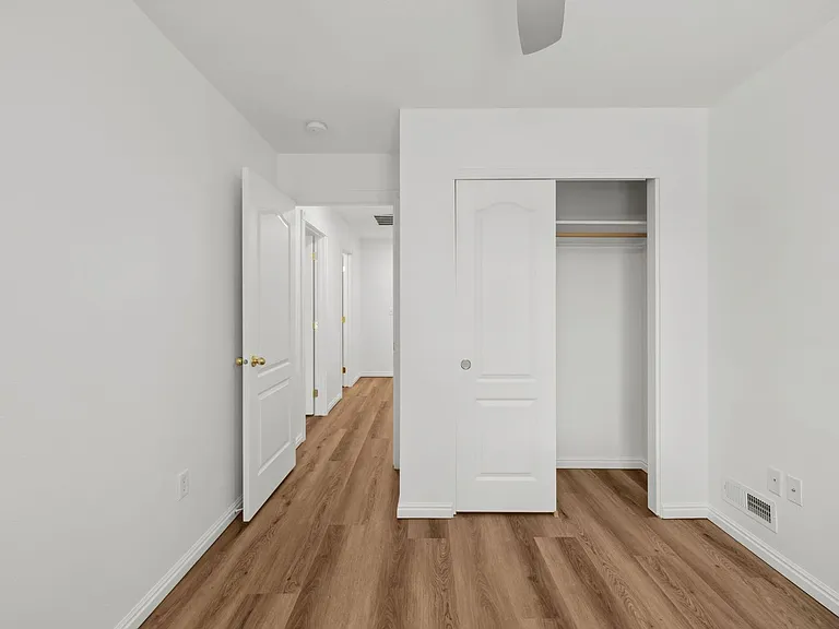 1311 N Gingham Ave — Photo 14