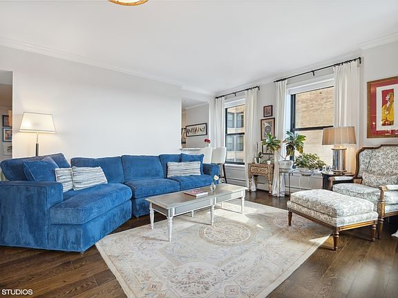 3rd image of 2100 N Lincoln Park W APT 9FN
