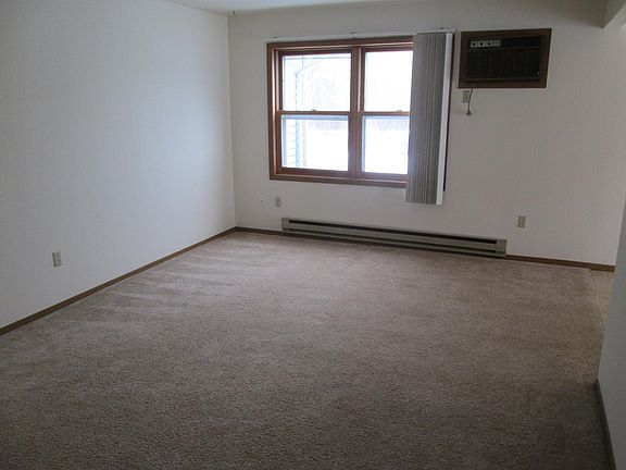 4th image of 308 Pine Crest Dr #4