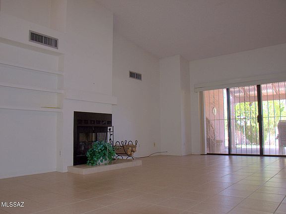 3rd image of 8597 E Pembrook Dr