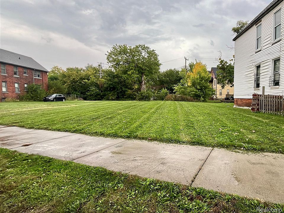 1st image of 4153 W Warren Ave