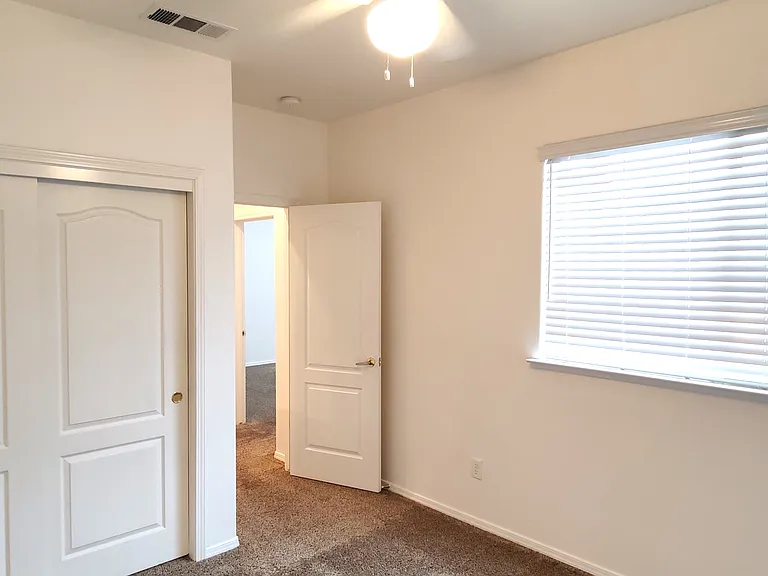 60 W Brittany Ln — Photo 27