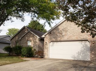 3433 Oldfield Ln, Columbus, IN 47203