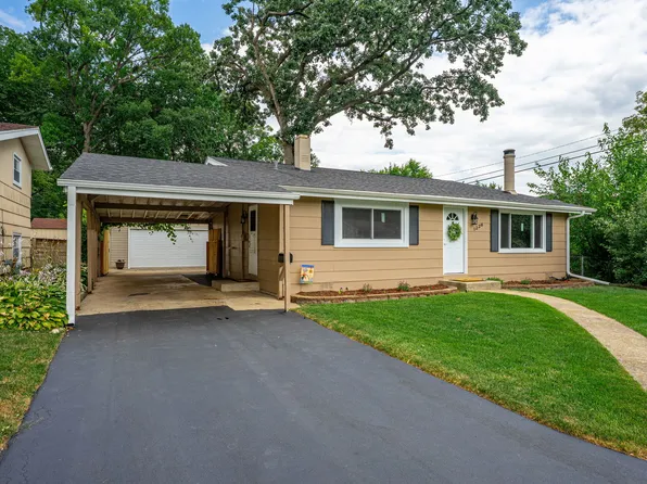 1226 Grant Dr, Carpentersville, IL 60110