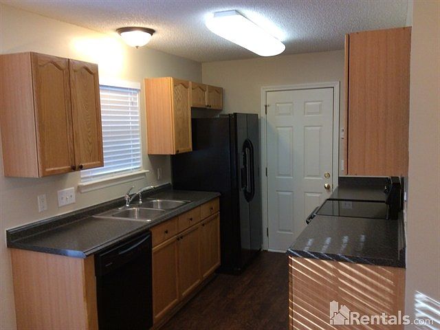 2nd image of 6420 Goldenblush Cres