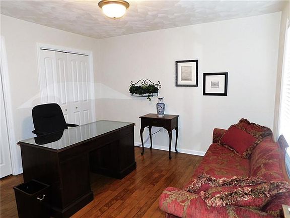 2nd image of 7746 Oxford Ct