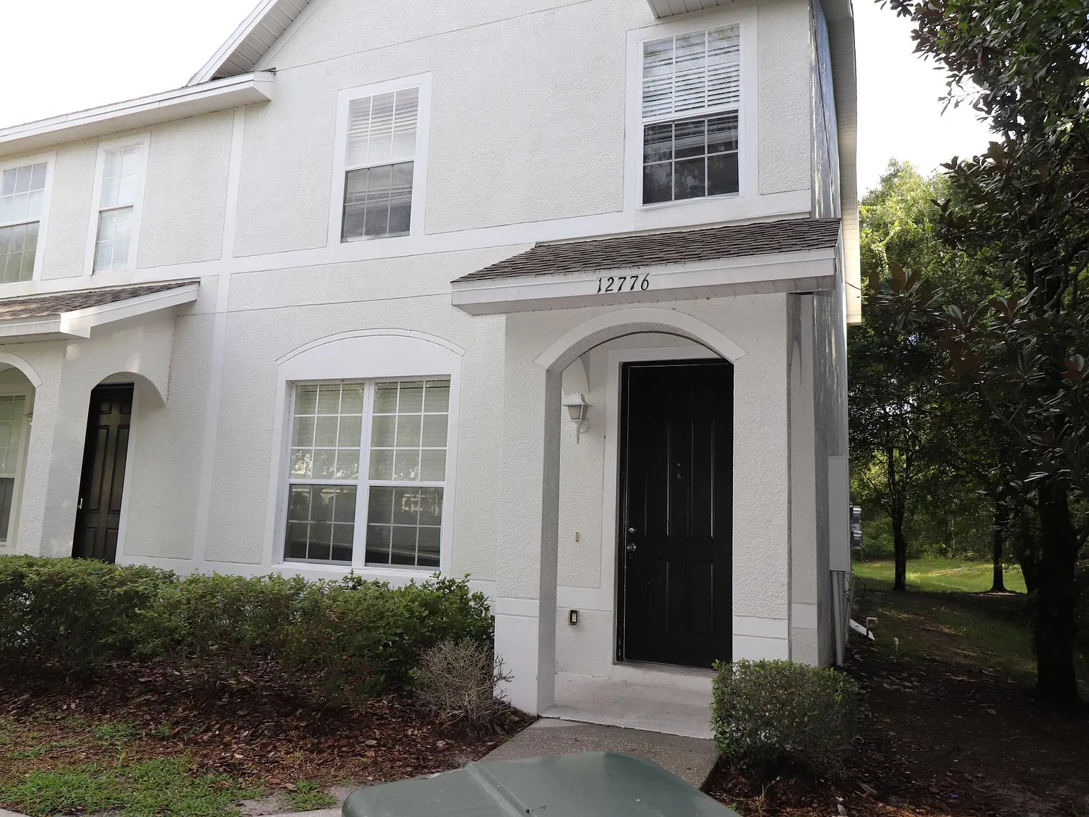3 bed, 2.5 bath, 1672 sqft, $2,300 — Photo 1