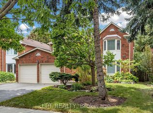 1579 Lovelady Cres, Mississauga, ON L4W2Y9
