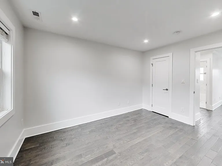 5031 H St SE #4 — Photo 5