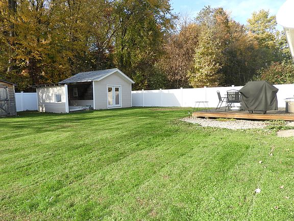 4th image of 1129 Ridge Rd